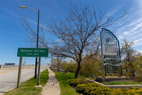 State officials in Michigan scratched from lawsuit over lead in Benton Harbor’s water